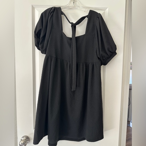 Chic Soul Black Mini Dress with Puff Sleeves - Picture 6 of 6